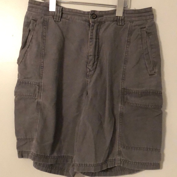 Tommy Bahama Cargo Shorts - Picture 2 of 3